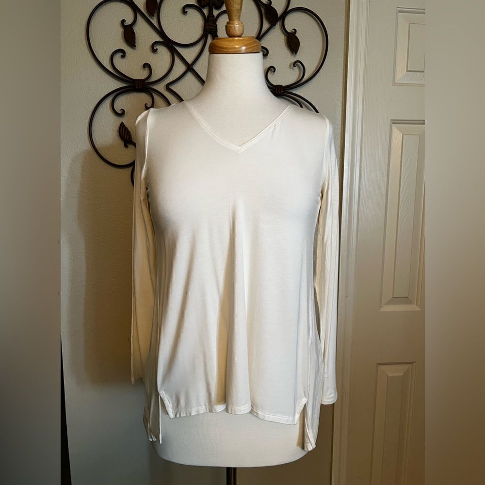 WHBM cream back pleated v neck blouse size XSP